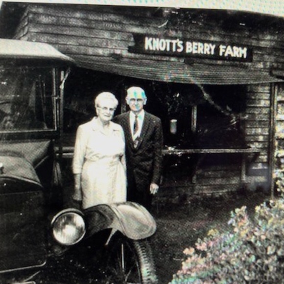 1950's Knotts Berry Farm Cream & Sugar Set - Picture 14 of 14